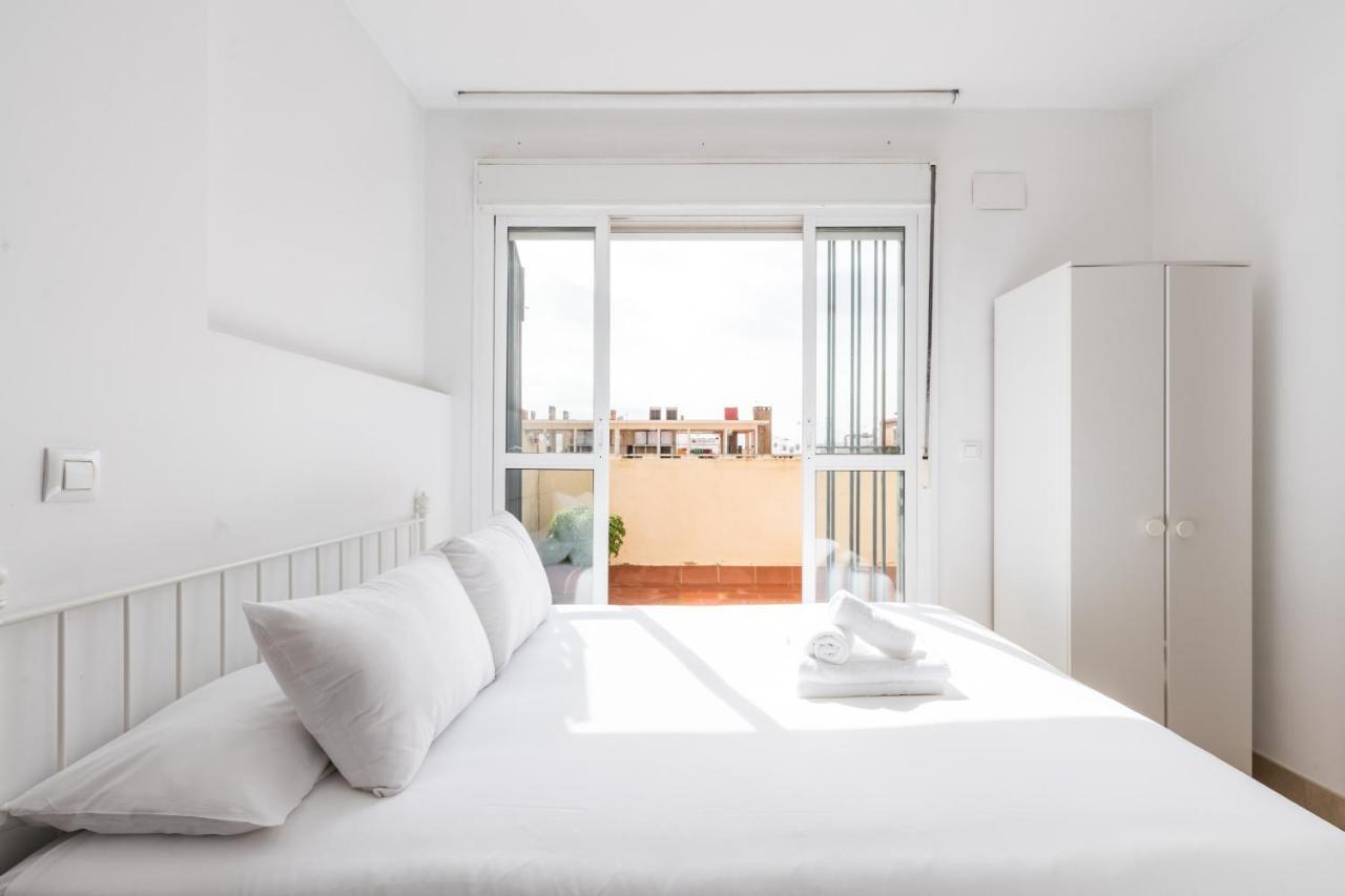 Holi-Rent Apartamento Resitur Севилья Экстерьер фото