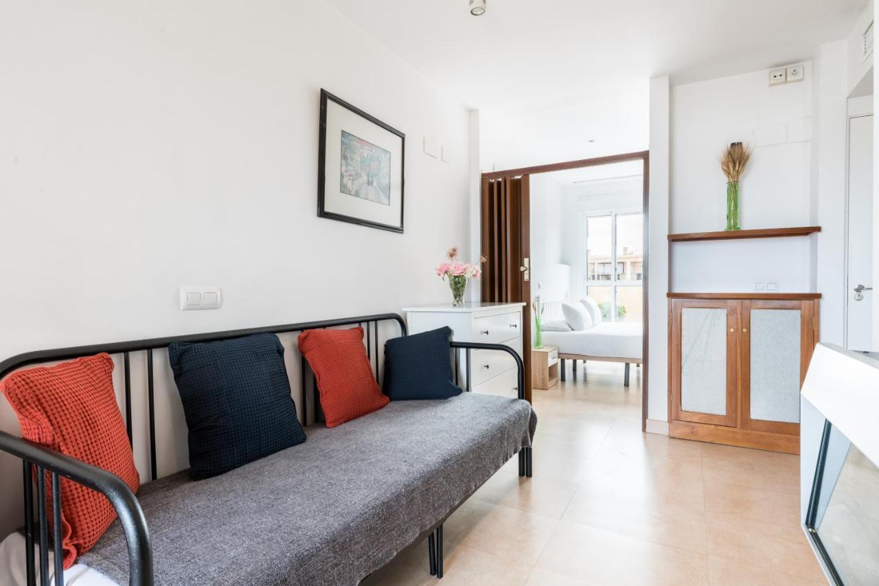 Holi-Rent Apartamento Resitur Севилья Экстерьер фото